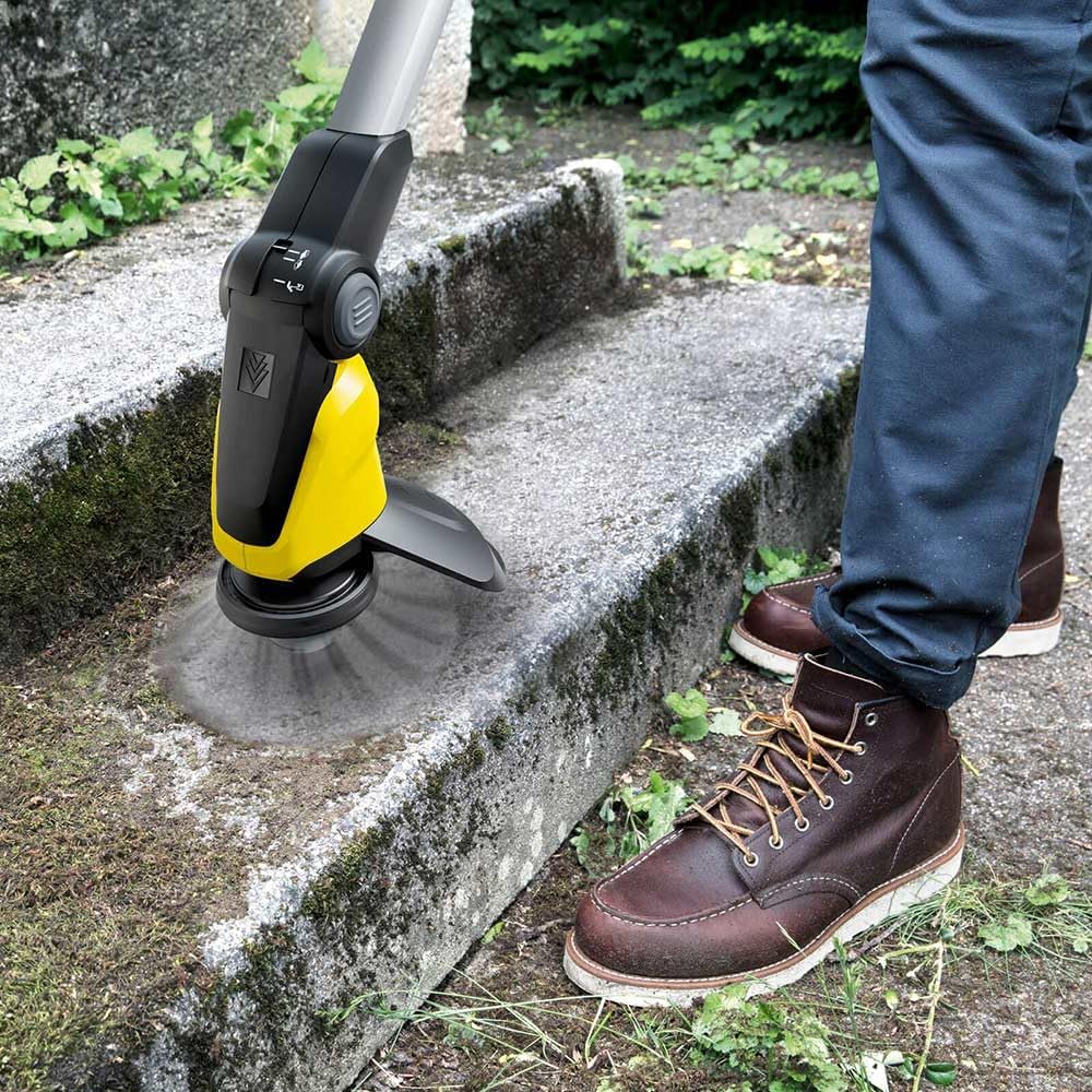 Kärcher 18 V Akku-Unkrautentferner WRE 18-55, Nylonborsten-Kopf mit max. 2.800 U/min, schwenkbarer Reinigungskopf, Teleskopstiel, verwendbar mit dem Kärcher 18-V-Akku, ohne Akku