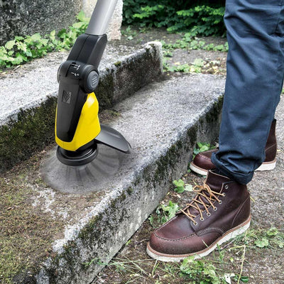 Kärcher 18 V Akku-Unkrautentferner WRE 18-55, Nylonborsten-Kopf mit max. 2.800 U/min, schwenkbarer Reinigungskopf, Teleskopstiel, verwendbar mit dem Kärcher 18-V-Akku, ohne Akku