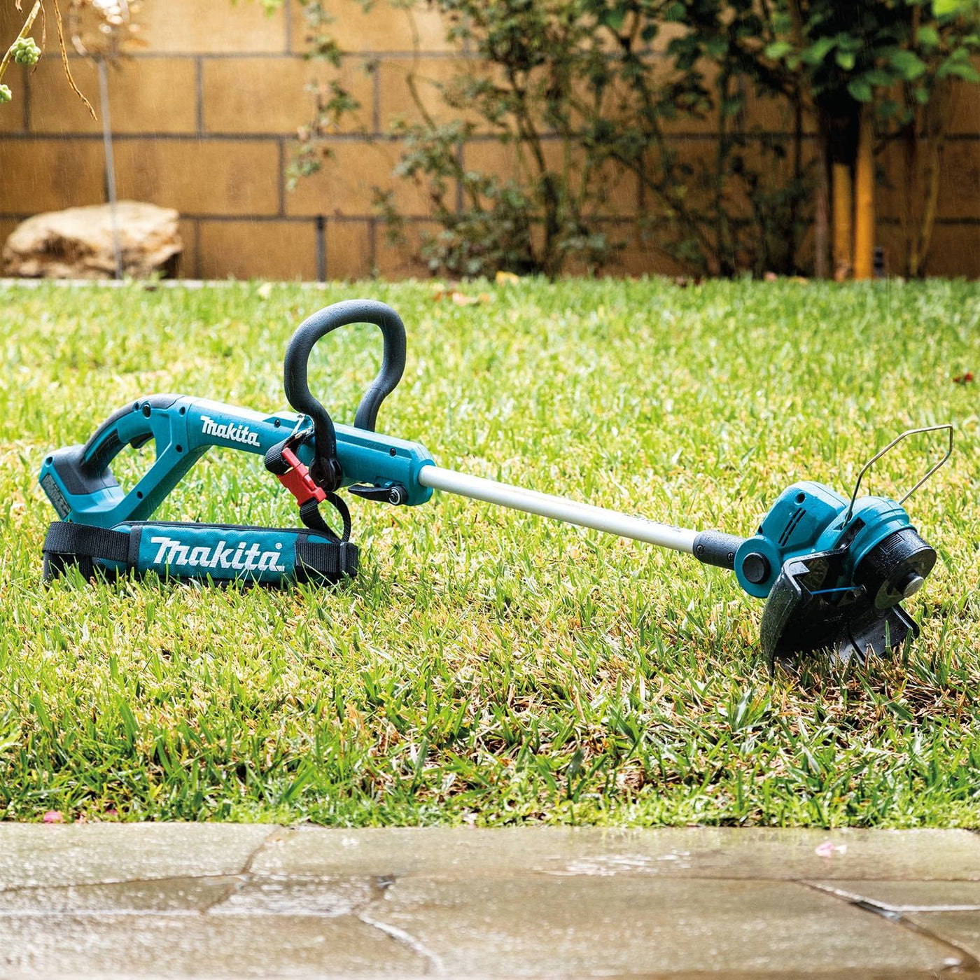 Makita Edge Cutter BL 18V LXT Telescopic DUR193Z String Trimmer