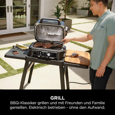 Ninja Woodfire Pro Connect XL Elektrischer BBQ Smoker Grill, App-Steuerung, digitaler Temperaturfühler, Rippenrost, Deckel, großer 7-in-1 Outdoor Grill & Heißluftfritteuse, blau & schwarz OG901EUAMZ