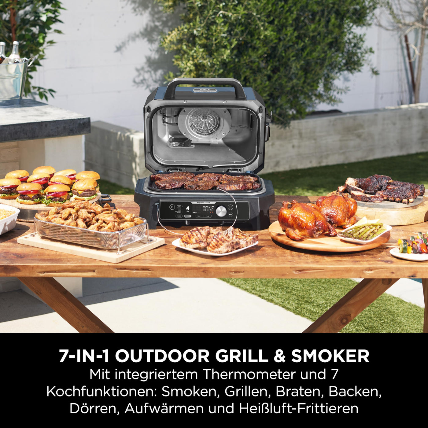 Ninja Woodfire Pro Connect XL Elektrischer BBQ Smoker Grill, App-Steuerung, digitaler Temperaturfühler, Rippenrost, Deckel, großer 7-in-1 Outdoor Grill & Heißluftfritteuse, blau & schwarz OG901EUAMZ