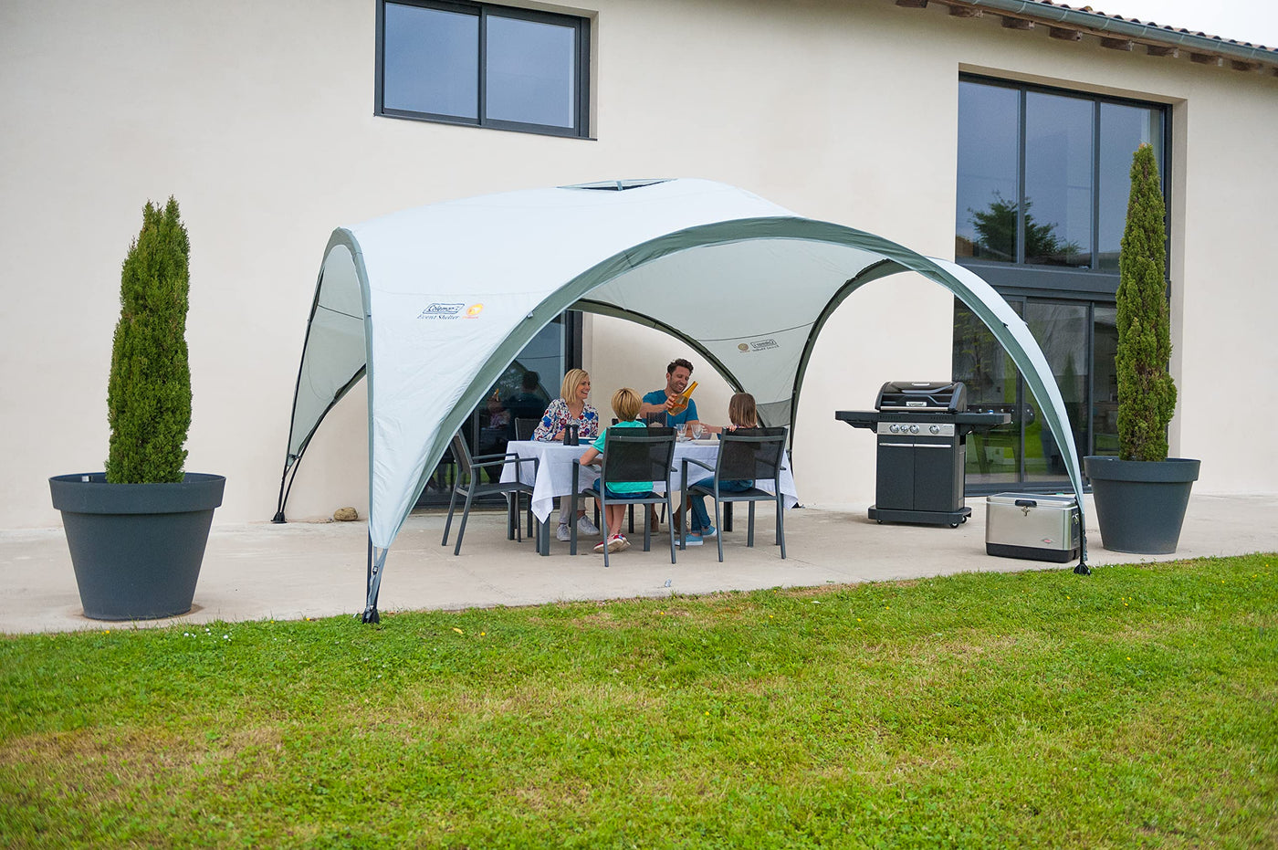 Coleman Event Shelter Pavillon, Regen- und Sonnenschutz Gartenpavillon für Partys, Strände, Festivals, Sportveranstaltungen oder Campingplätze, Stabile Stahlstangen Konstruktion, Hoher UV- Schutz